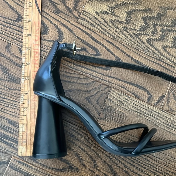 Mac Duggal SEQUINED HIGH NECK SIDE KNOT GOWN - Picture 4 of 5